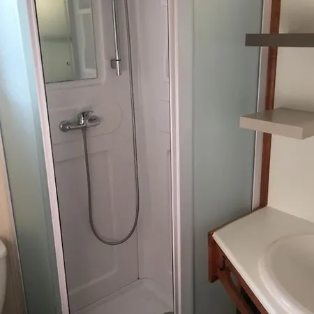 Confortable Pour 2 Avec Terrasse A - Api-1-52-336 אתר קמפינג *